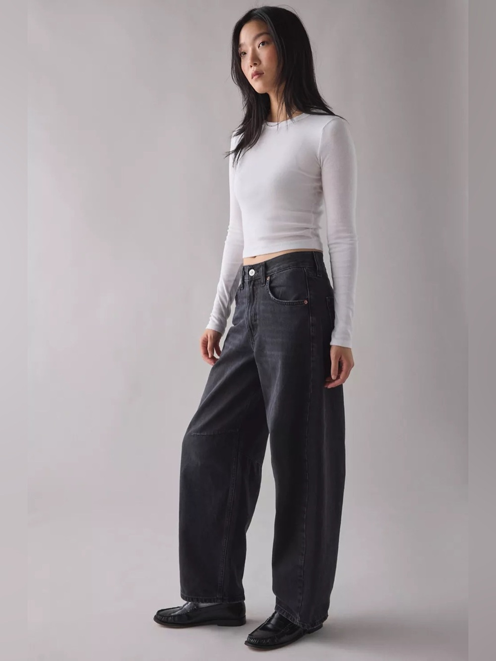 NWT BDG Logan Buckle Baggy Barrel Jeans in black size 27